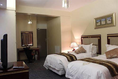 Chez Hotel Inn Йоханесбург Екстериор снимка